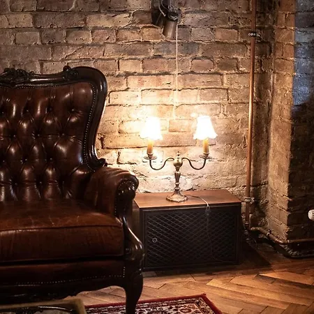 Apartment Poetic With Garden