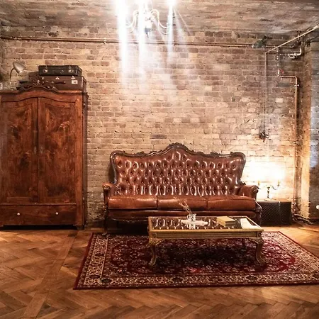 Poetic With Garden Apartament *