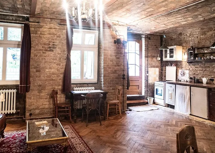 Poetic With Garden Apartament *